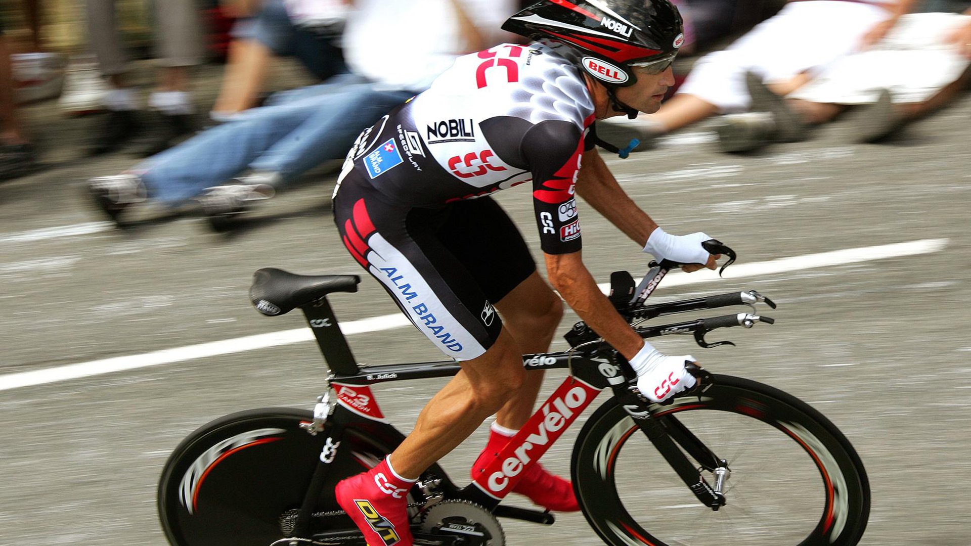 《跨界合作:电竞品牌与主流娱乐的融合》,电子竞技多元跨界