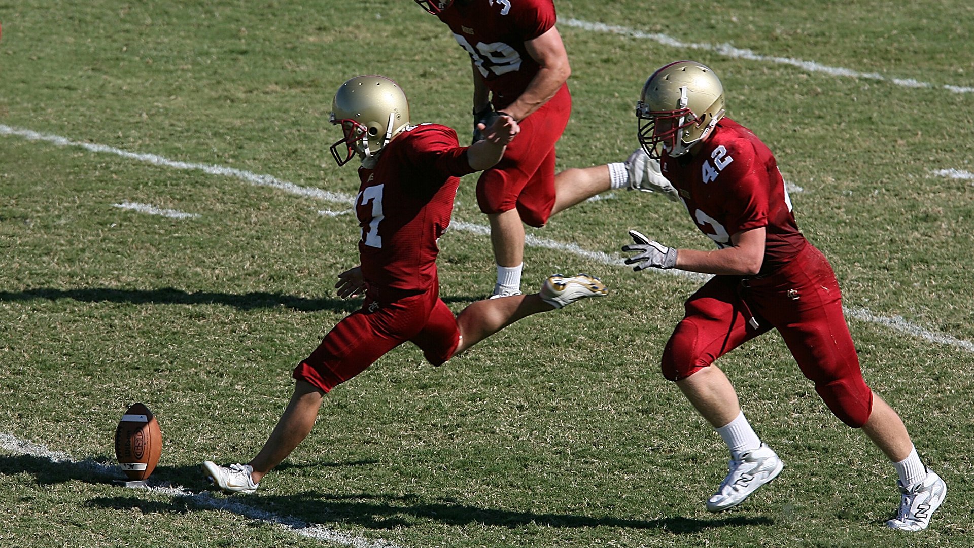 法国中卫红牌+乌龙，成为焦点人物，法国中卫的